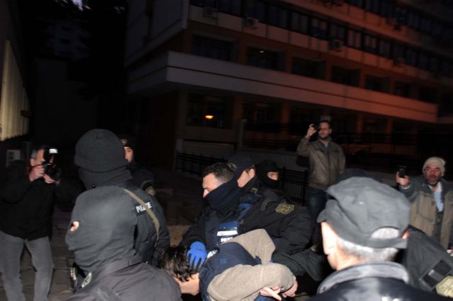 Έρευνα για τα σημάδια κακοποίησης των τεσσάρων της Κοζάνης ζητά ο ΣΥΡΙΖΑ