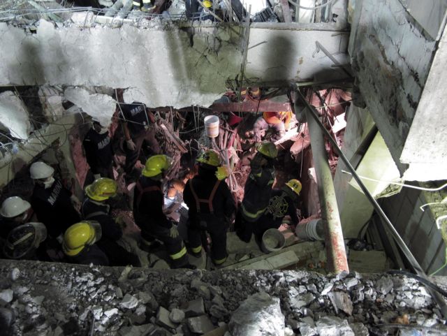 Άλλοι τρεις νεκροί στα ερείπια της μεξικανικής Pemex, στους 36 ο απολογισμός