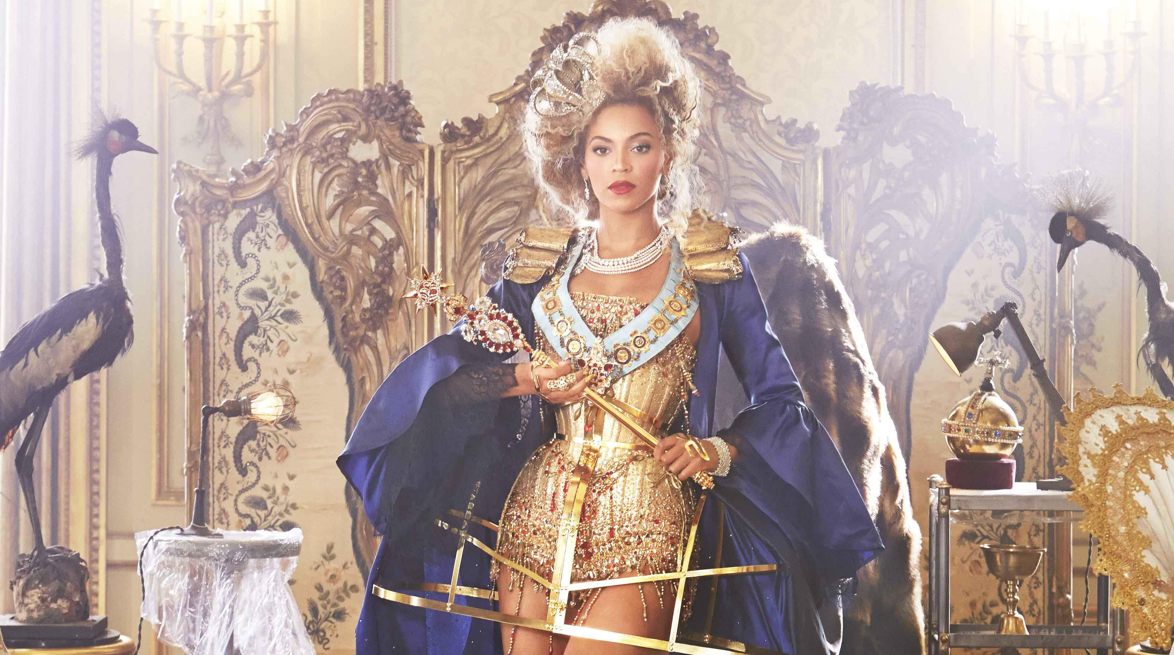 Τα εκθαμβωτικά νέα ρούχα της Beyonce