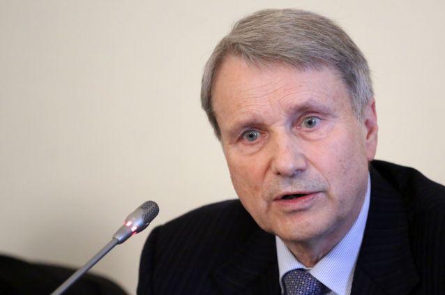 Βολές Ράιχενμπαχ προς τράπεζες για τις κλειστές στρόφιγγες ρευστότητας