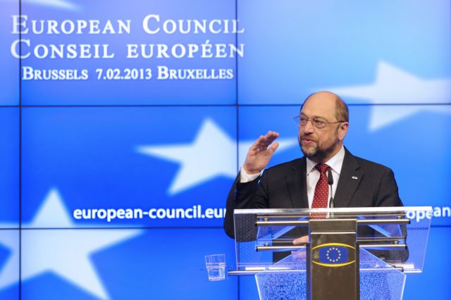 Mε βέτο στην πρόταση του προϋπολογισμού 960 δισ. ευρώ απειλεί ο Σουλτς