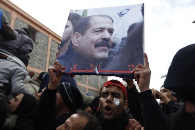 Δεκάδες χιλιάδες Τυνήσιοι θρηνούν τον δολοφονημένο Τσόκρι Μπελαΐντ