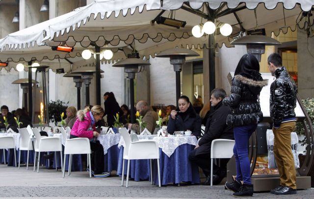Με έκπτωση επιβραβεύτηκαν οι καλοί τρόποι τριών παιδιών σε εστιατόριο