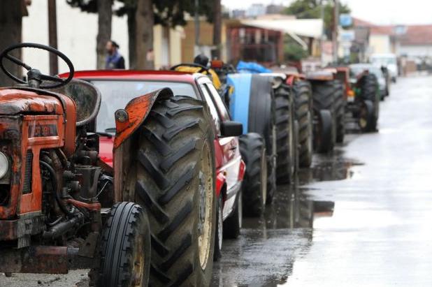 Κλιμακώνουν τις κινητοποιήσεις τους πανελλαδικά οι αγρότες