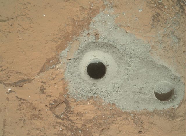 Έτοιμο για ανάλυση το πρώτο δείγμα από πέτρωμα στον Άρη
