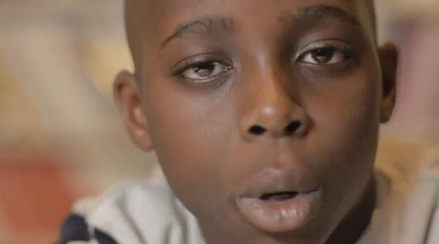 Ευφυές βίντεο κατά του ρατσισμού και υπέρ της χορήγησης ελληνικής ιθαγένειας