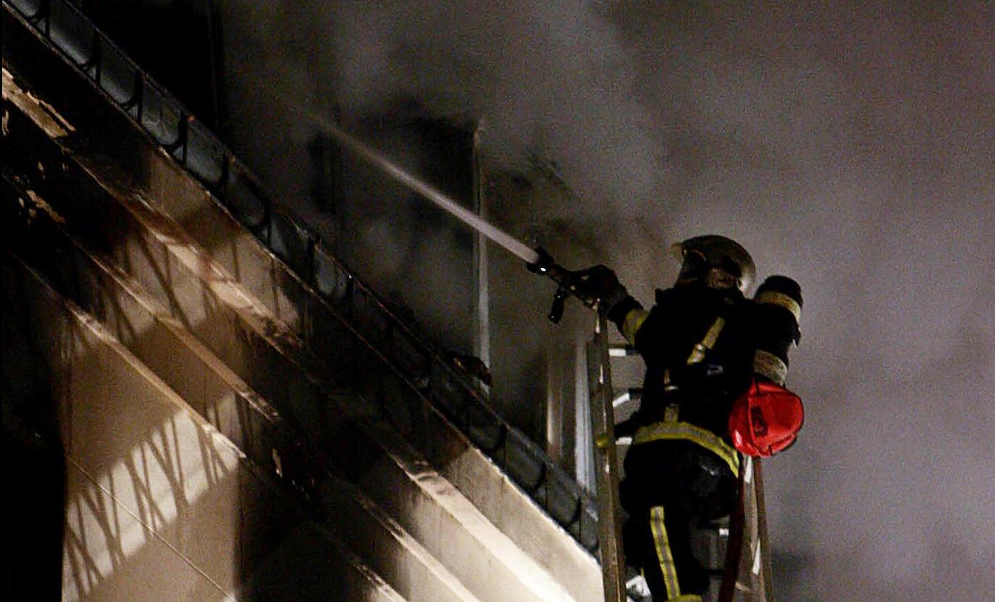 Πυρκαγιά σε γηροκομείο στον Κορυδαλλό, απεγκλωβίστηκαν πέντε άτομα