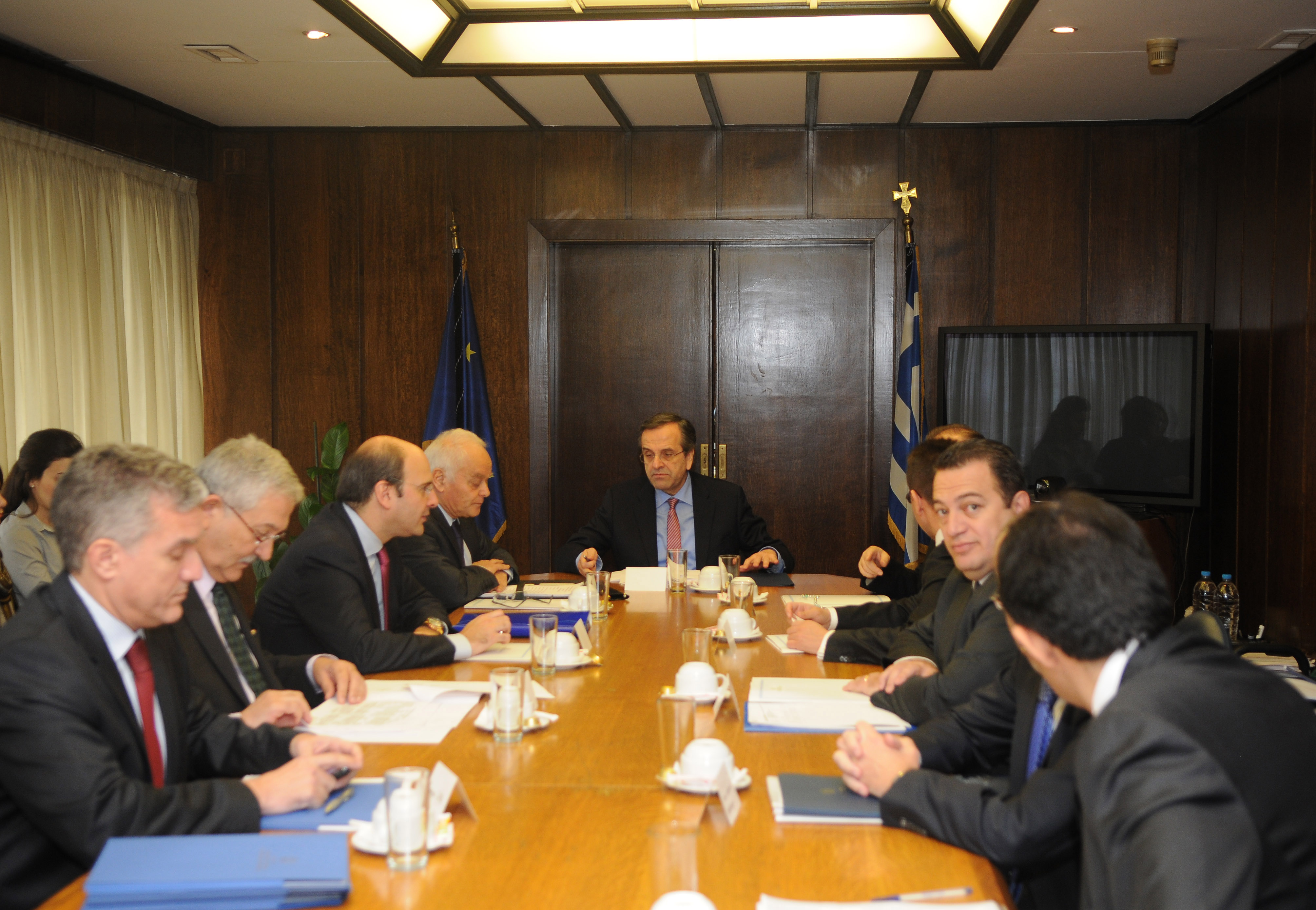 Τα νέα οργανογράμματα υπουργείων επί τάπητος σε σύσκεψη υπό τον Σαμαρά