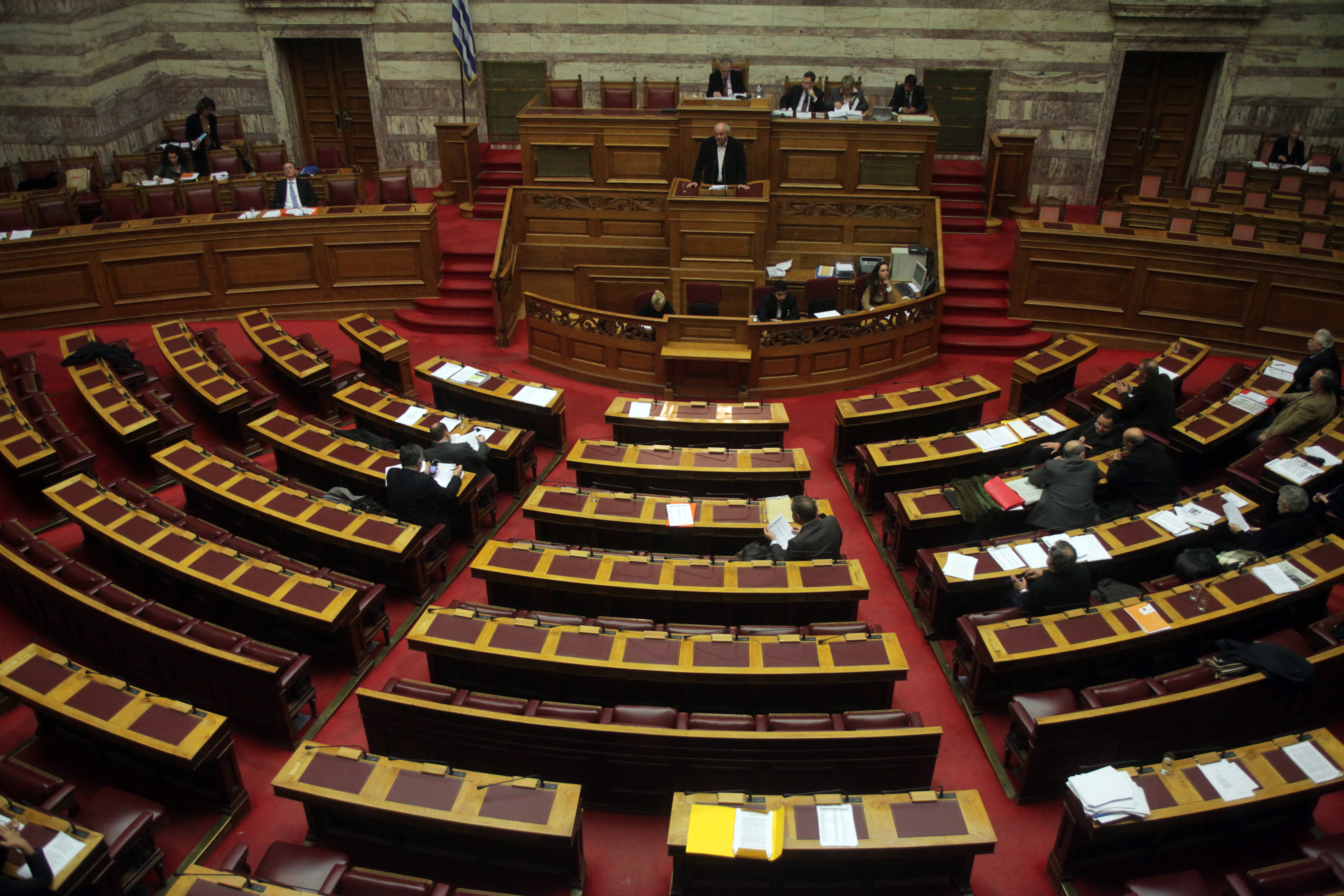 Υπερψηφίστηκε η τροπολογία για την μίσθωση των δημόσιων νησίδων