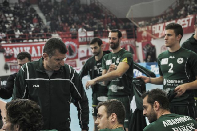 Ο Στέλιος Καζάζης παραιτήθηκε από τον πάγκο του Παναθηναϊκού