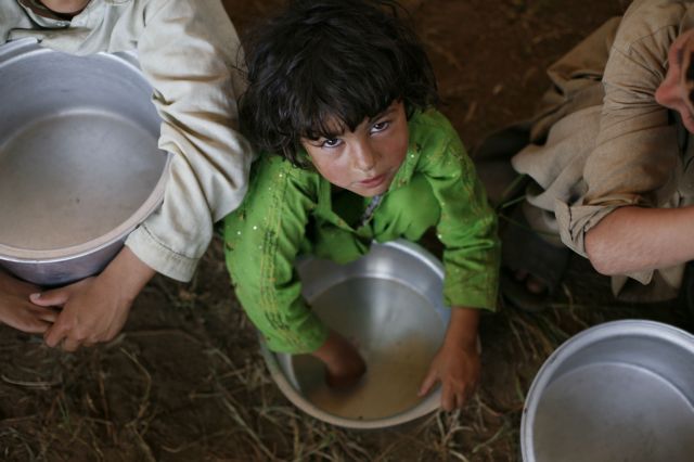 Τρία στα 10 παιδιά στην Ελλάδα βρίσκονται στα όρια της φτώχειας
