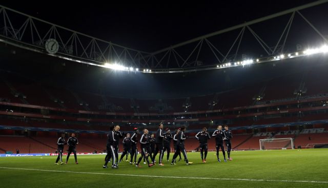Τα φώτα σε Λονδίνο και Πόρτο πριν το ντέρμπι στο Μιλάνο