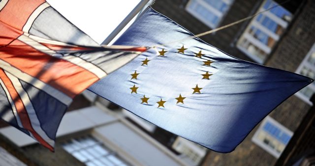 Υπέρ της εξόδου από την ΕΕ θα ψήφιζαν σήμερα οι μισοί Βρετανοί