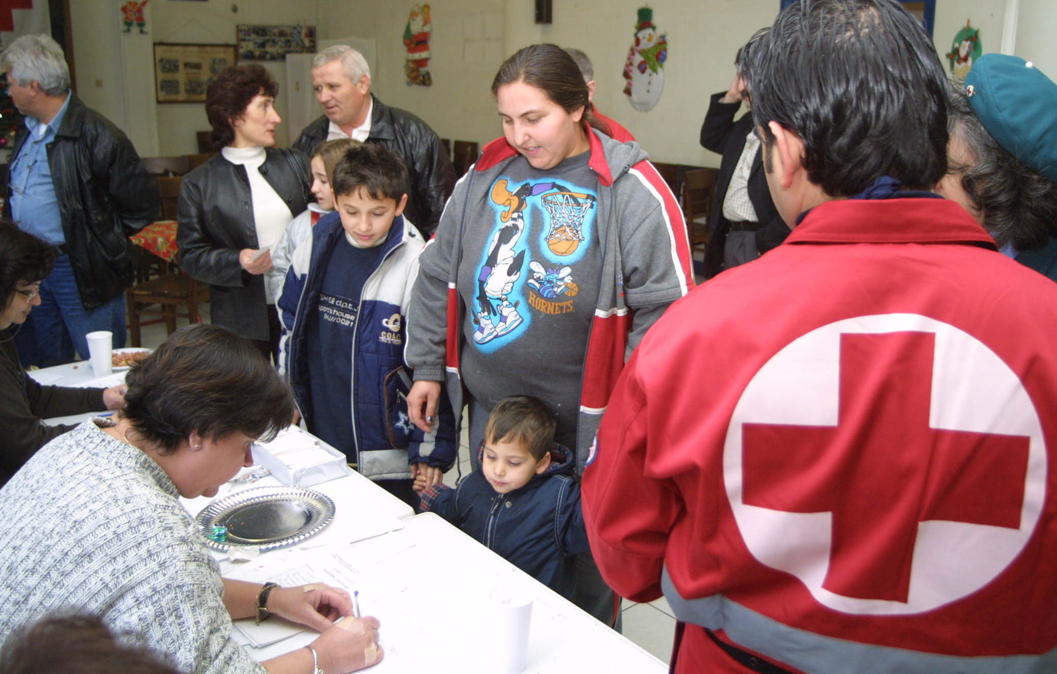 Εθελοντές και υπαλλήλους του Ιατρείου Κοινωνικής Αποστολής εκπαιδεύει ο Ερυθρός Σταυρός