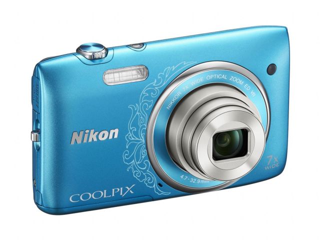 Προτιμήστε την «πιο ευέλικτη» Coolpix S3500,  αντί smartphone, λέει η Nikon