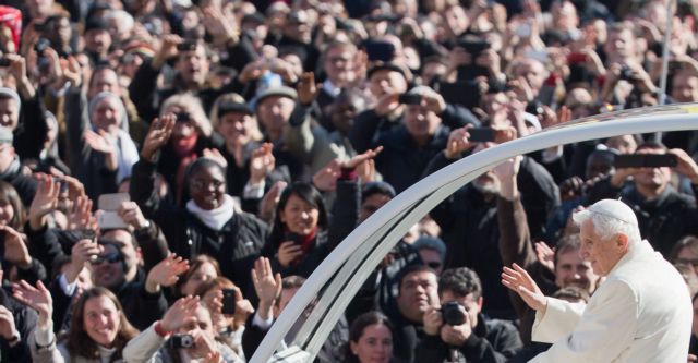 «Περάσαμε και ταραγμένες θάλασσες» λέει ο Πάπας στον αποχαιρετισμό του