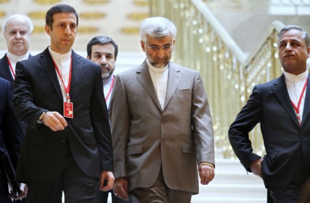 Χαλάρωση κυρώσεων έναντι «πυρηνικού φρένου» προσφέρουν οι Έξι στο Ιράν