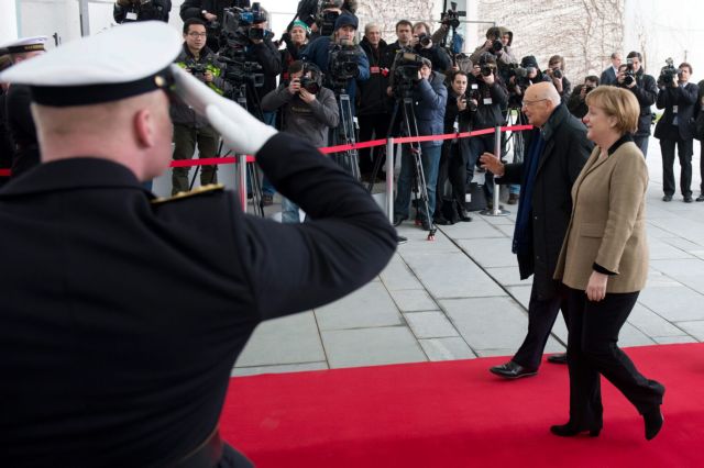 Εμπιστοσύνη στην Ιταλία εκφράζει η Μέρκελ στη συνάντηση με Ναπολιτάνο