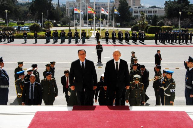 Σε επιτροπή παραπέμπεται το θέμα των γαλλικών φρεγατών