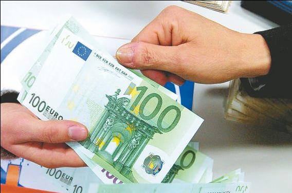 Μόνο με πιστωτικές κάρτες οι αγορές πάνω από 1.500 ευρώ