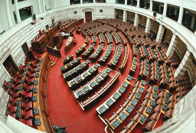 Υπερωρίες μέχρι 52 ώρες το μήνα για τους υπαλλήλους της Βουλής