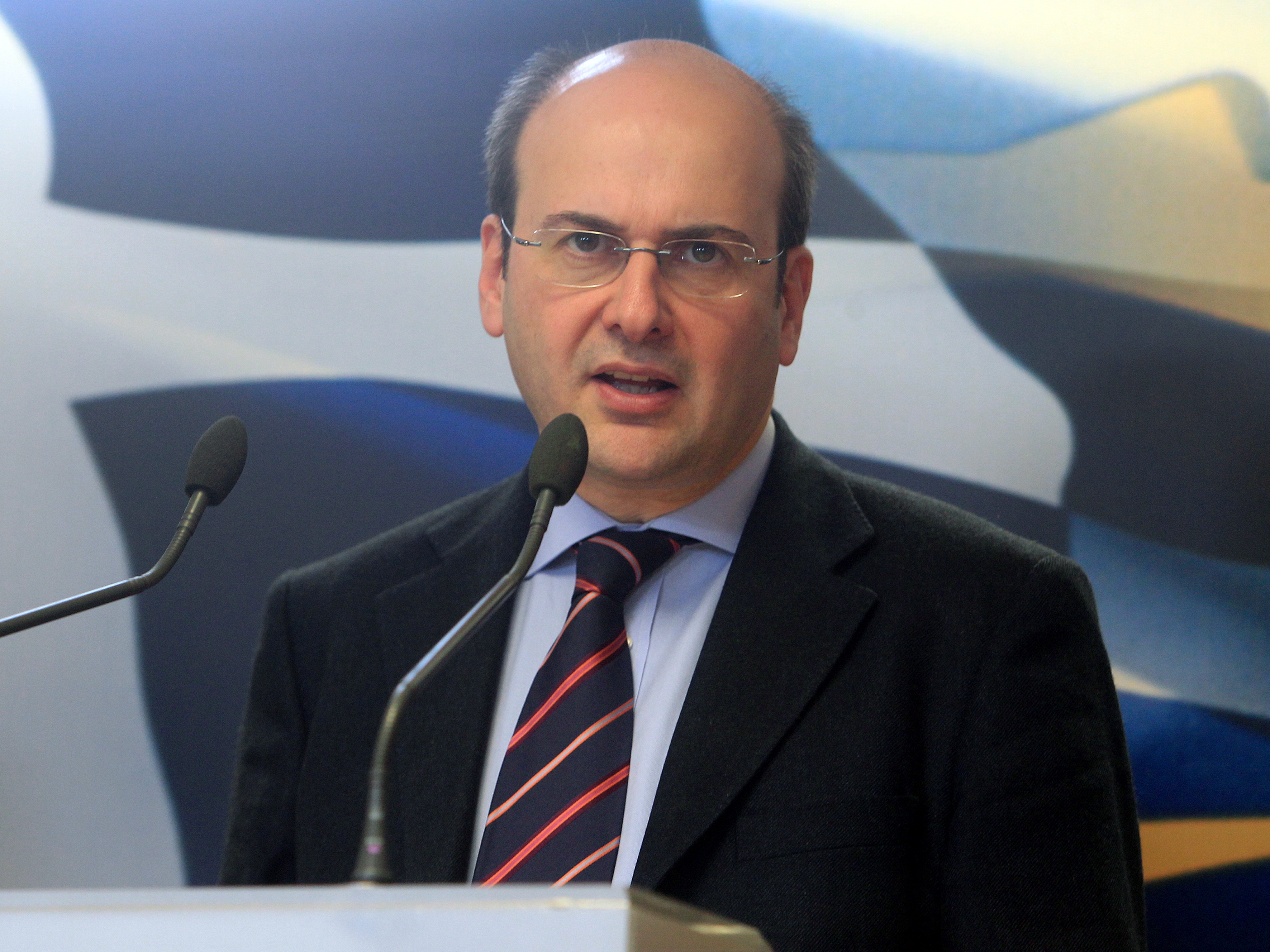 Ενστάσεις της τρόικας στο νομοσχέδιο για τα υπερχρεωμένα νοικοκυριά