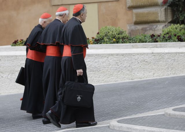 Πυρετώδεις διαβουλεύσεις με... διαλείμματα στο Βατικανό για το Κονκλάβιο