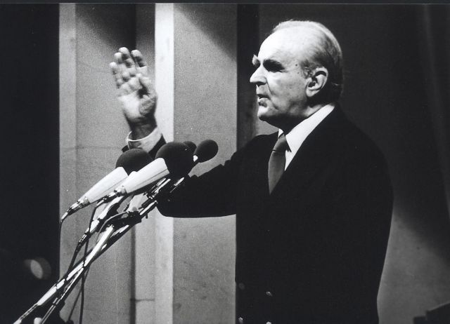 Παρακολουθήστε ζωντανά την εκδήλωση του Ιδρύματος Κ.Καραμανλής