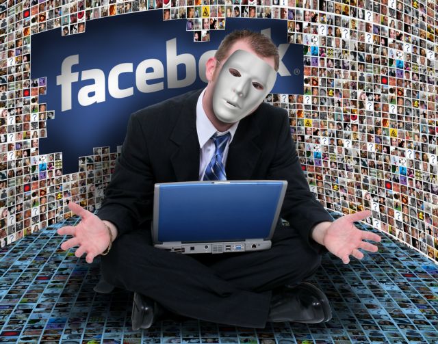 Σε... αναδόμηση προσώπου υποβάλλεται το Facebook