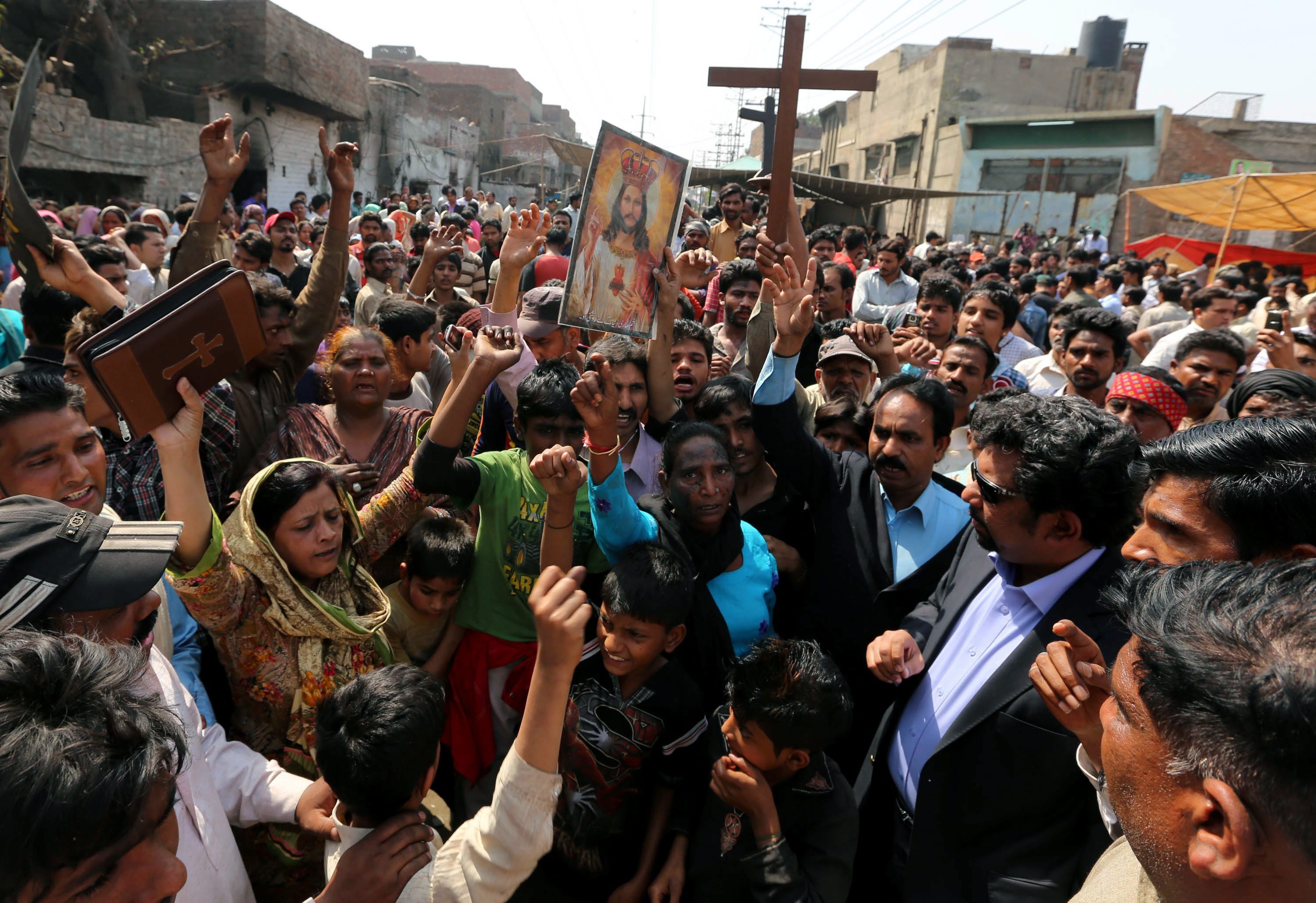 Κλειστά χριστιανικά σχολεία μετά τη βία στη Λαχώρη