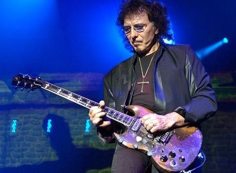 Ο κιθαρίστας των Black Sabbath υπογράφει την εμφάνιση της Αρμενίας στη Eurovision