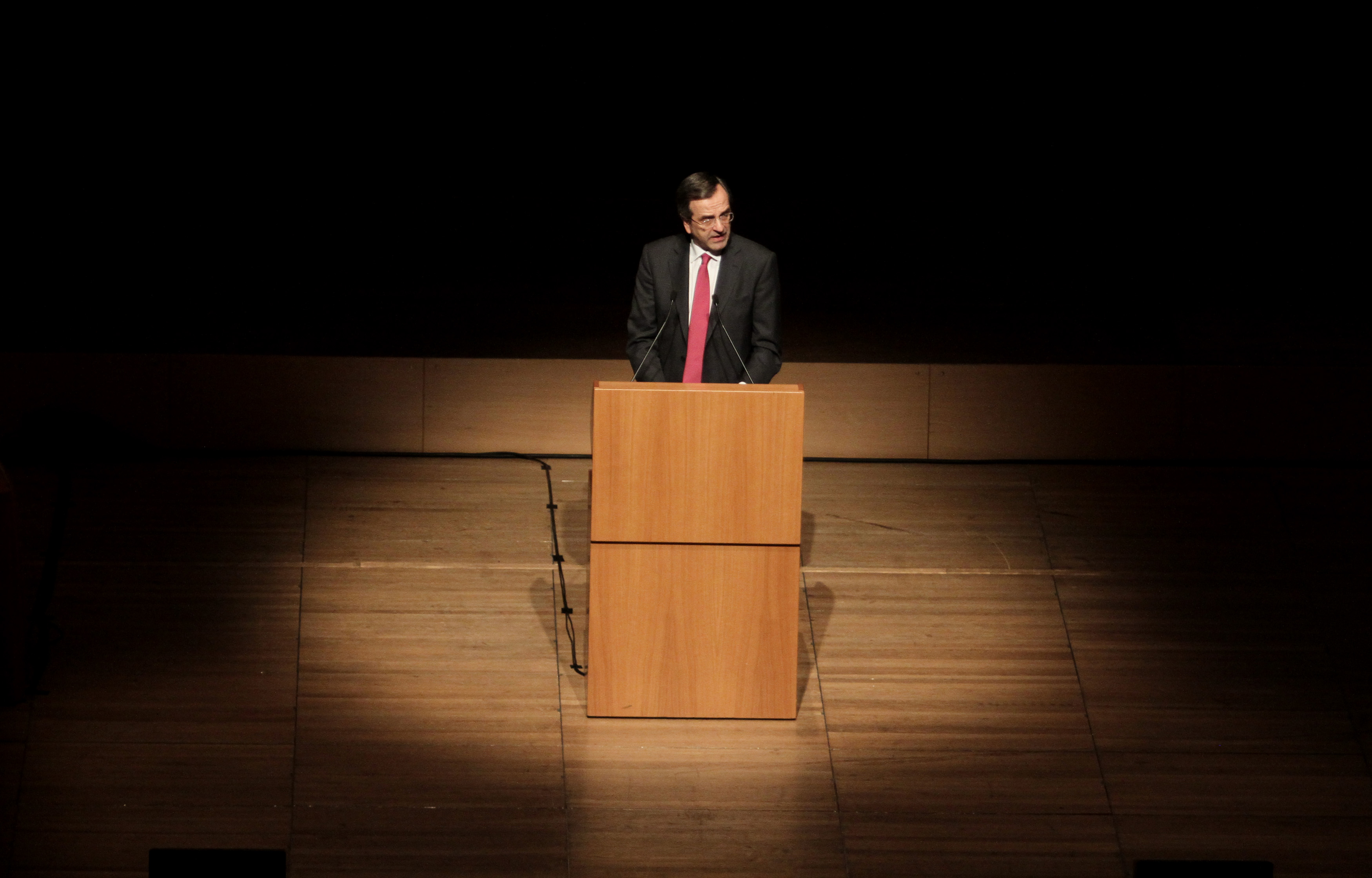 Αναβλήθηκε για την Τετάρτη η συνάντηση Σαμαρά-τρόικας