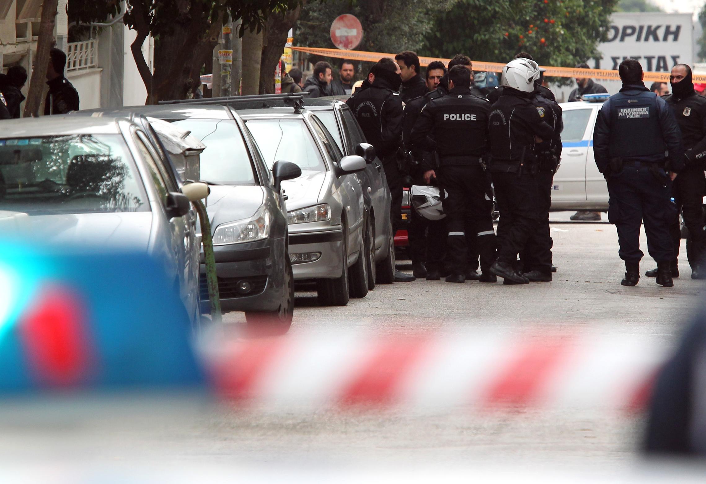 Όπλα και χειροβομβίδες βρήκε η Αντιτρομοκρατική σε Ι.Χ. στα Εξάρχεια