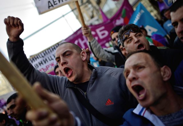 Άνδρας αυτοπυρπολήθηκε έξω από το προεδρικό μέγαρο στη Σόφια