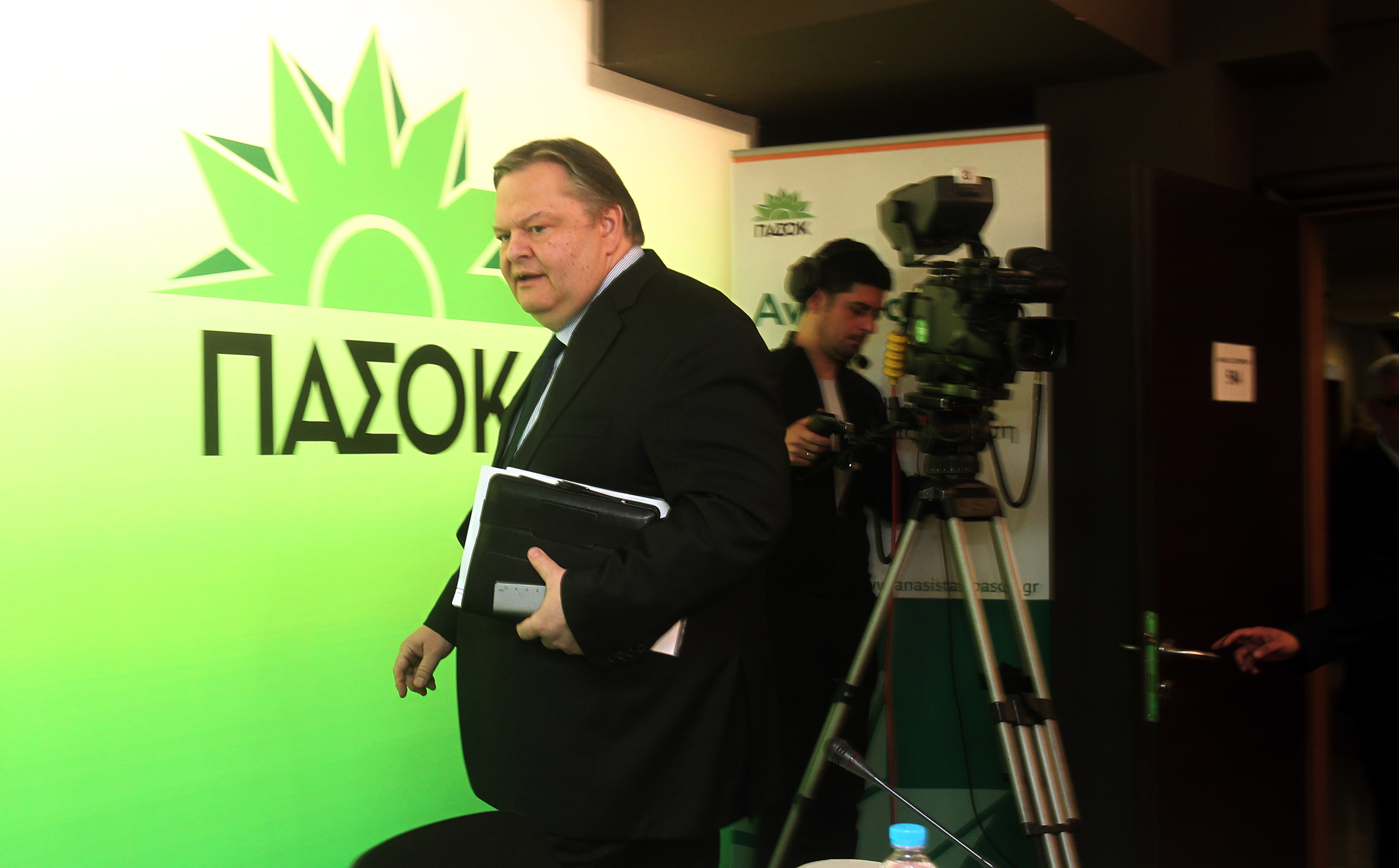 Η χώρα δεν αντέχει άλλες θυσίες, λέει ο Ευ.Βενιζέλος