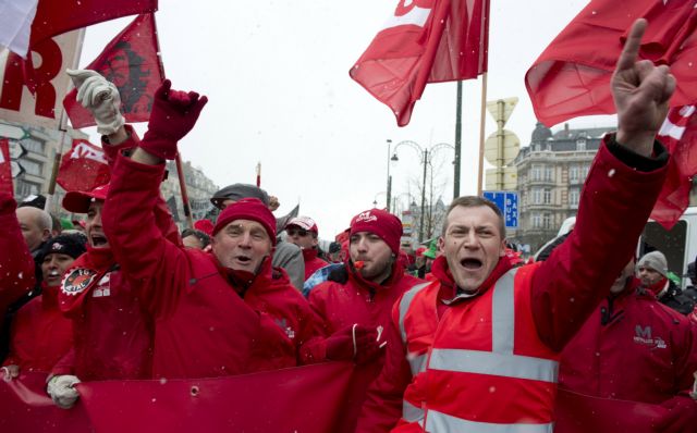 «Habemus austeritas» φώναξαν τα συνδικάτα στις Βρυξέλλες πριν τη Σύνοδο