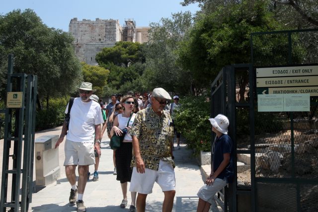 Ανοιχτά θα είναι μουσεία και αρχαιολογικοί χώροι, λέει ο Κ.Τζαβάρας