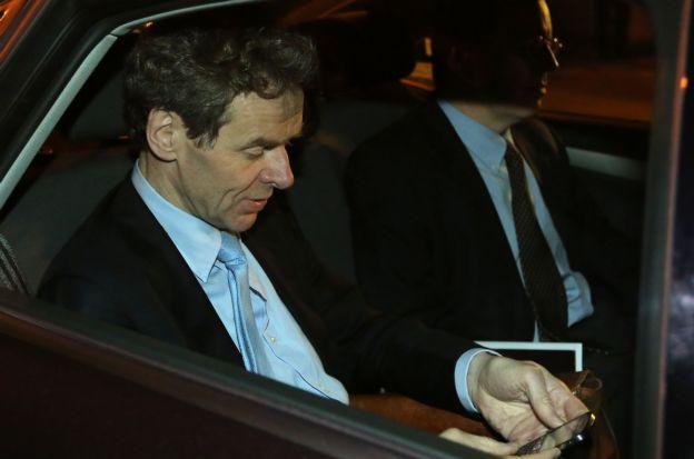 Η τρόικα φεύγει, οι εκρεμότητες μένουν