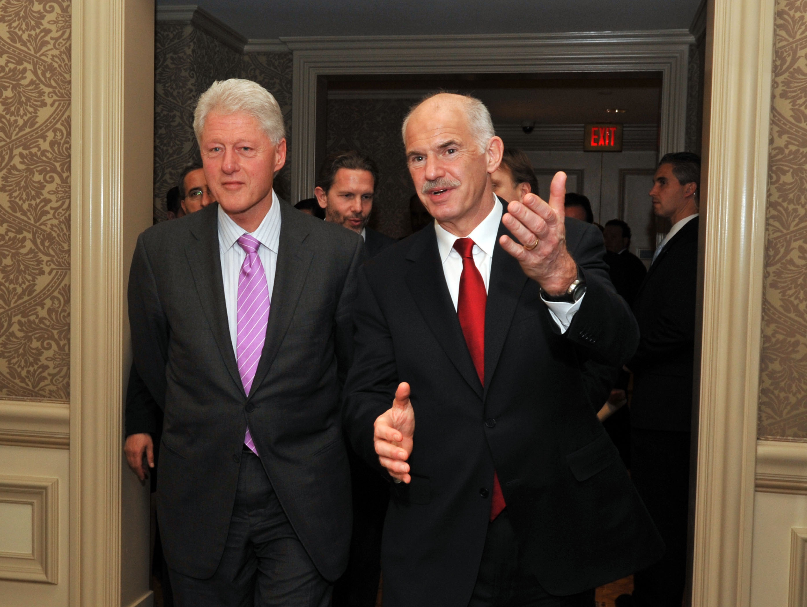 Για την κατάσταση στην Ελλάδα ενημέρωσε τον Μπιλ Κλίντον ο Γ.Παπανδρέου