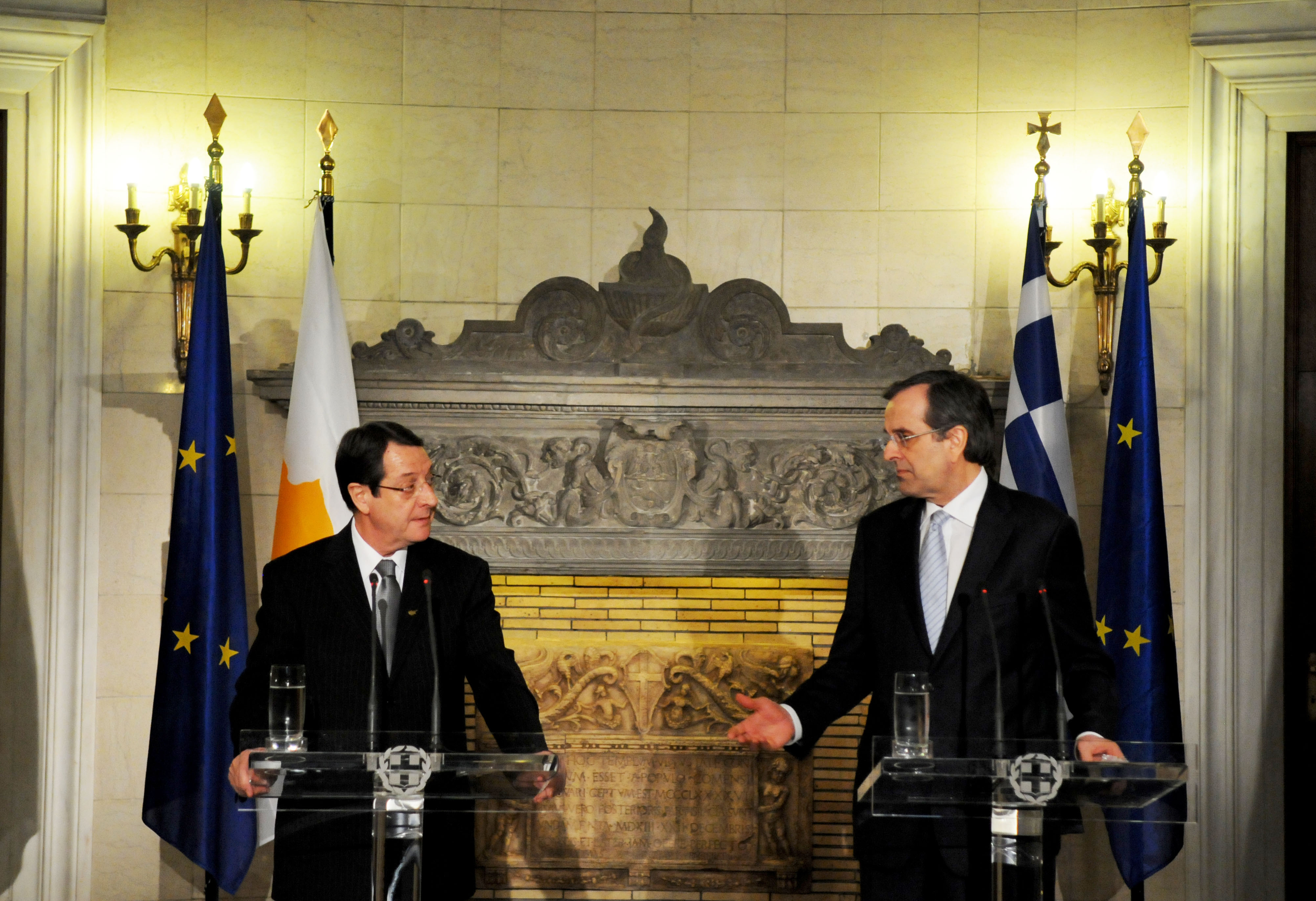 Μήνυμα στήριξης Σαμαρά στην Κύπρο εν όψει της ψηφοφορίας