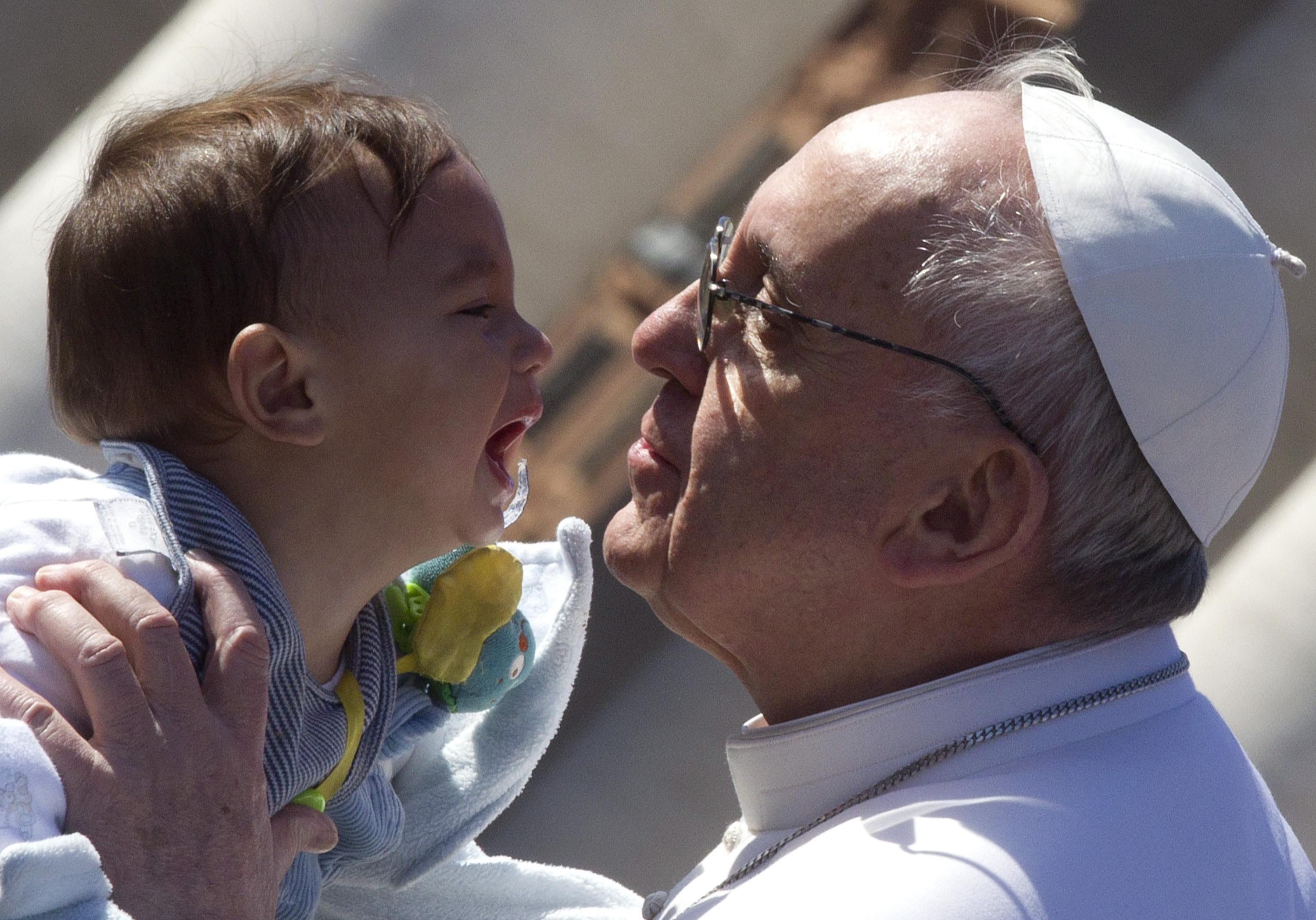 Δείτε φωτορεπορτάζ από την τελετή ενθρόνισης του Πάπα