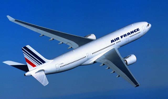 Εξηντάχρονος ντύθηκε πιλότος της Air France και πήρε θέση στο cockpit