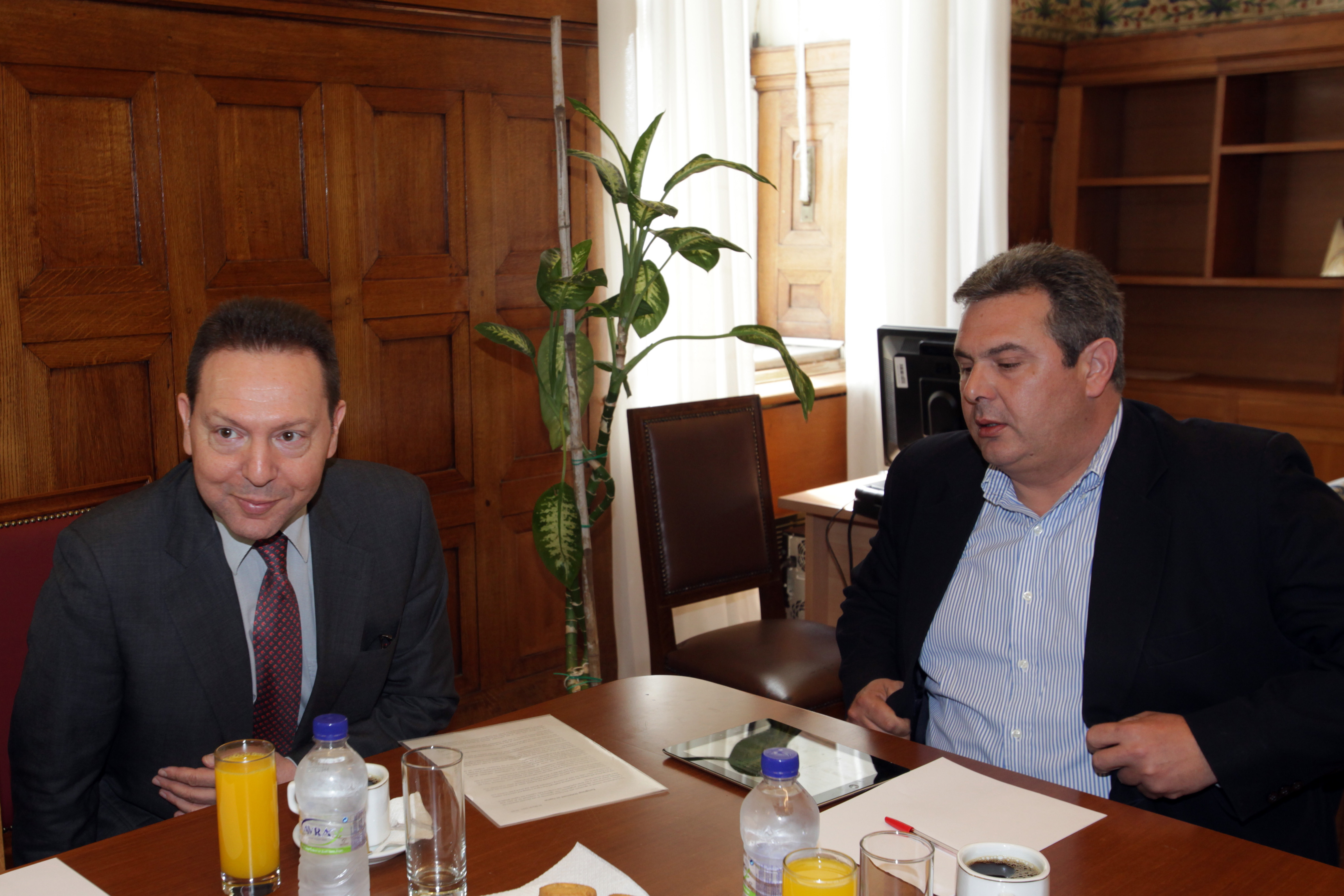 Για την Κύπρο ενημέρωσε τον Π.Καμμένο ο Γ.Στουρνάρας