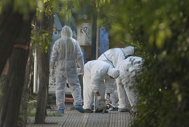 Χειροβομβίδα βρέθηκε σε πεζοδρόμιο της Καλλιθέας