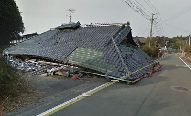 Περιπλάνηση σε μια πόλη-φάντασμα μετά τον σεισμό και την Φουκουσίμα