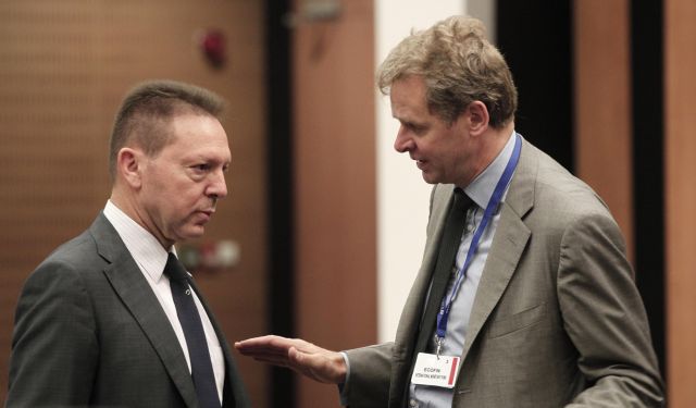 Κρίσιμες επαφές κυβέρνησης – τρόικας για τις επόμενες δόσεις