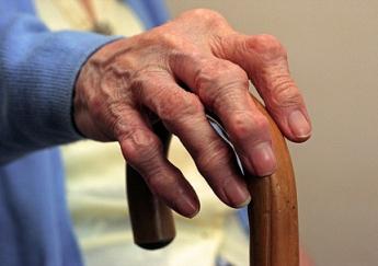 Καλύτερο έλεγχο της ρευματοειδούς αρθρίτιδας υπόσχεται η τοσιλιζουμάμπη