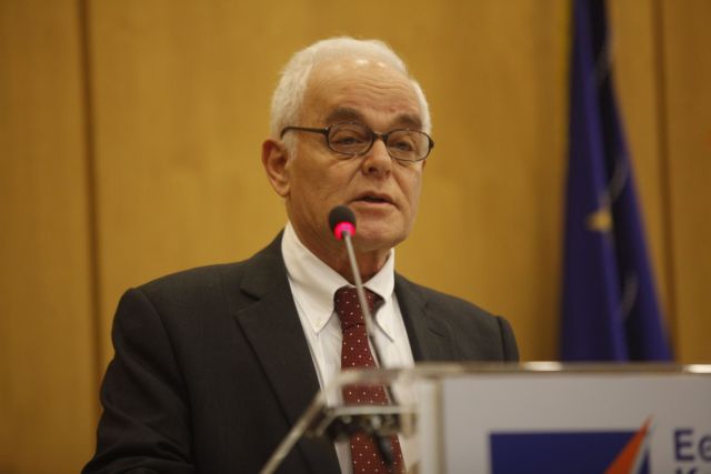 Αποχώρηση 180.000 υπαλλήλων έως το 2015 προβλέπει ο Αντ.Μανιτάκης