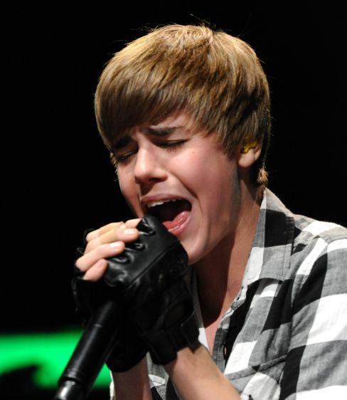 Τέσσερις εβδομάδες έχει ο Τζάστιν Μπίμπερ για να ξαναδεί τη μαϊμού του