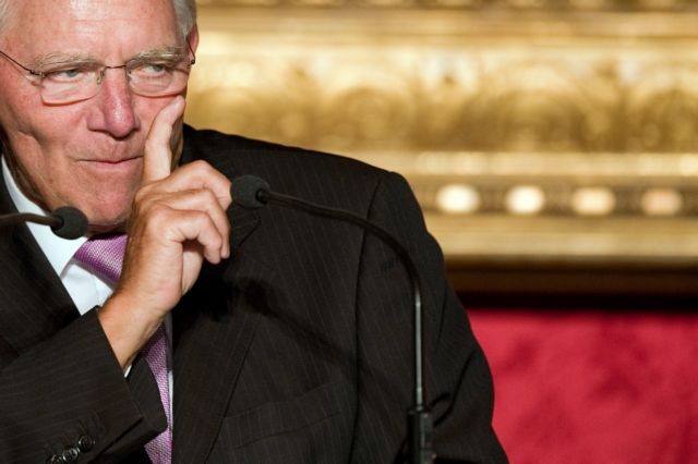 Μόνο η διεθνής συνεργασία θα λύσει το θέμα των off shore, λέει ο Σόιμπλε